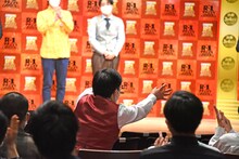 決勝進出が決定した瞬間のYes!アキト。