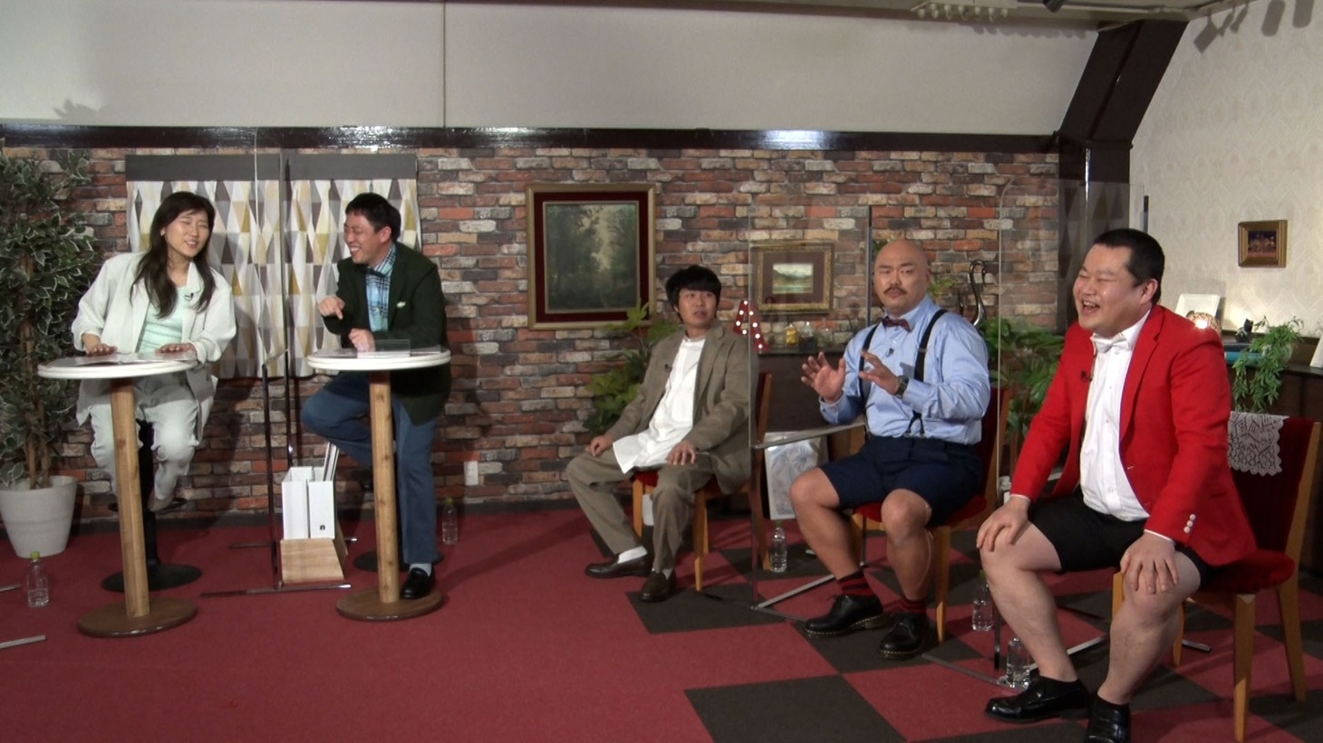 左からヒコロヒー、さらば青春の光・森田、東ブクロ、安田大サーカス・クロちゃん、モグライダーともしげ。