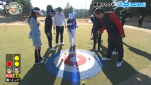「ゴルフの祭典!!おぎやはぎの『ナイスショットです。』」のワンシーン。