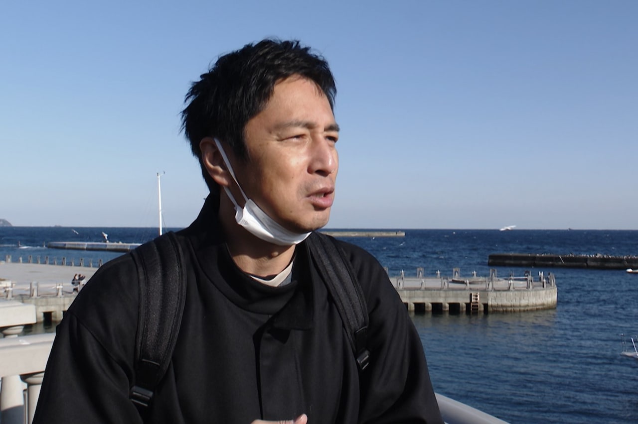 チュートリアル徳井「東西芸人」旅で熱海へ、幼なじみコンビ同士で意気投合