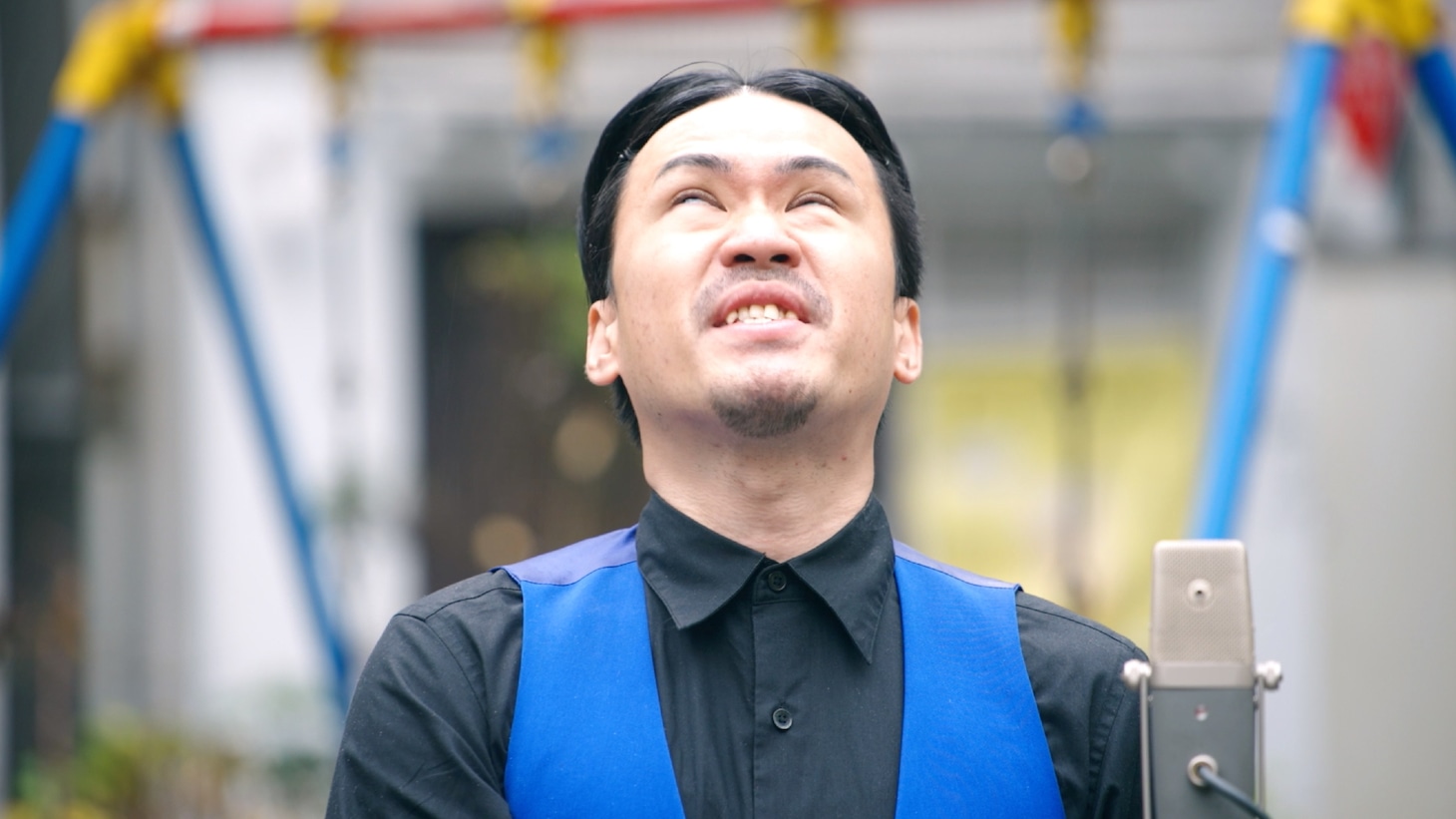 WebCM「新しい相方を発表いたしますっ。」編のワンシーン。