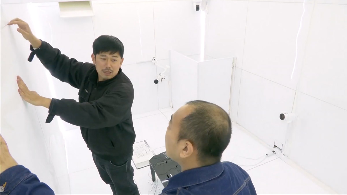 左から、岡野陽一、きしたかの高野。(c)DMM TV