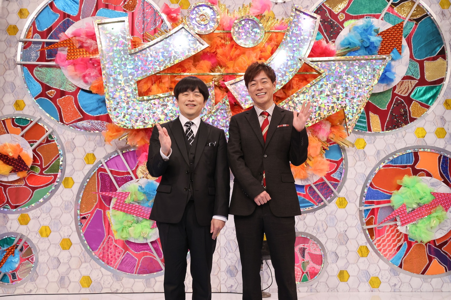 左からバカリズム、陣内智則。(c)カンテレ