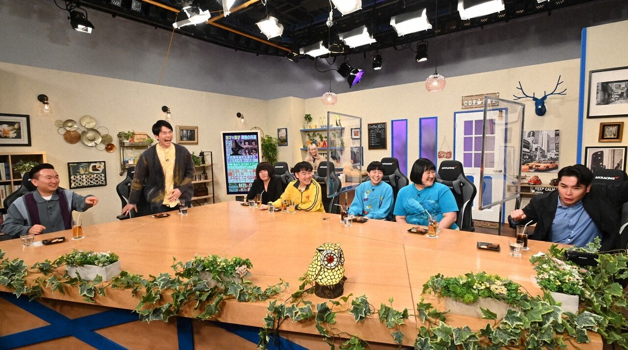 左から、かまいたち、ランジャタイ、ヨネダ2000、平成ノブシコブシ吉村。(c)ABCテレビ