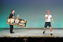 「第19回 祇園お笑い新人大賞 presented byジャルジャル」で優勝したバリボ山本（右）。
