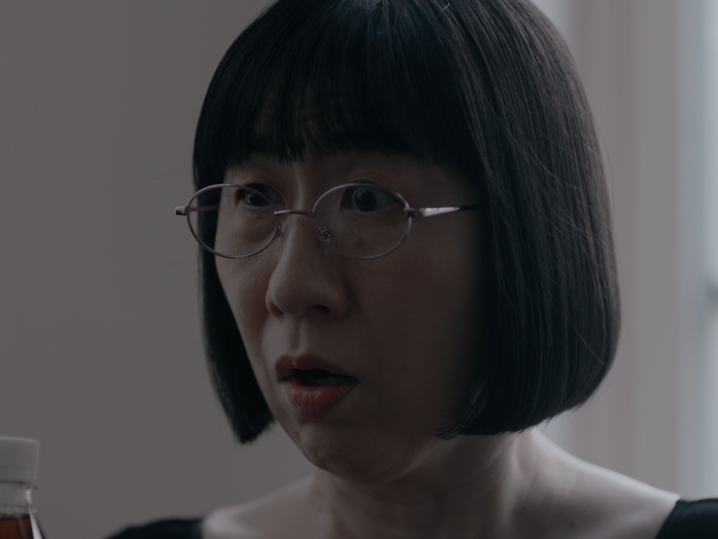 「サントリー烏龍茶OTPP」のWebCM「食べよ、阿佐ヶ谷姉妹」編のワンシーン。