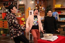 左からダチョウ倶楽部、ナインティナイン岡村 。(c)カンテレ