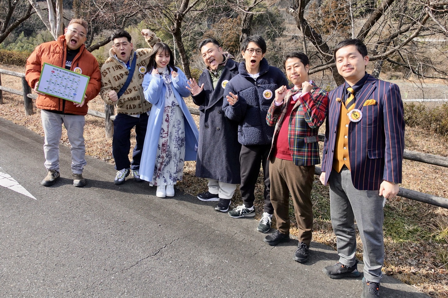 「バスサンド」に臨む（左から）サンドウィッチマン、齊藤京子、アンタッチャブル、ウエストランド。(c)テレビ朝日