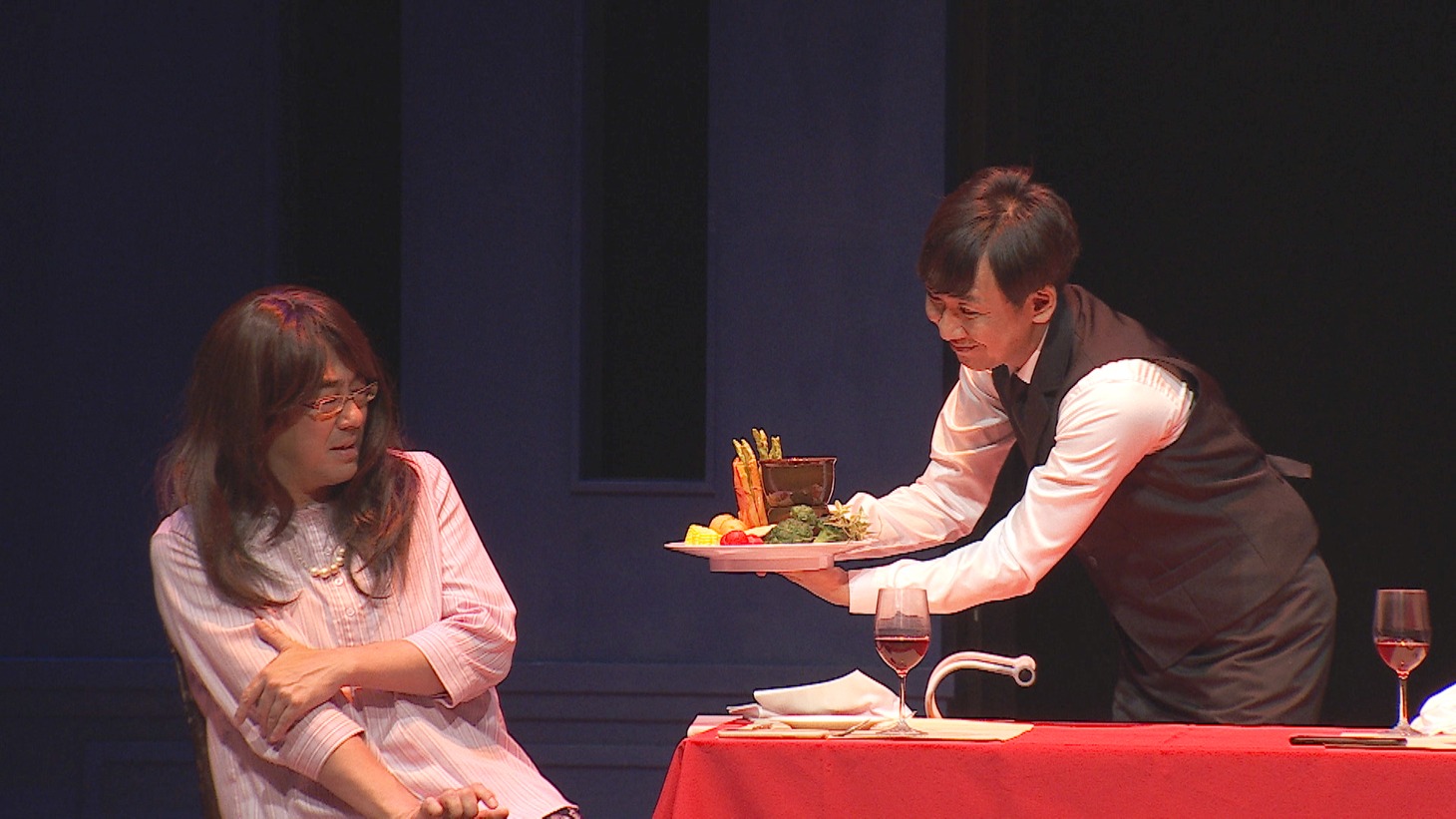 「最後の晩餐」のワンシーン。