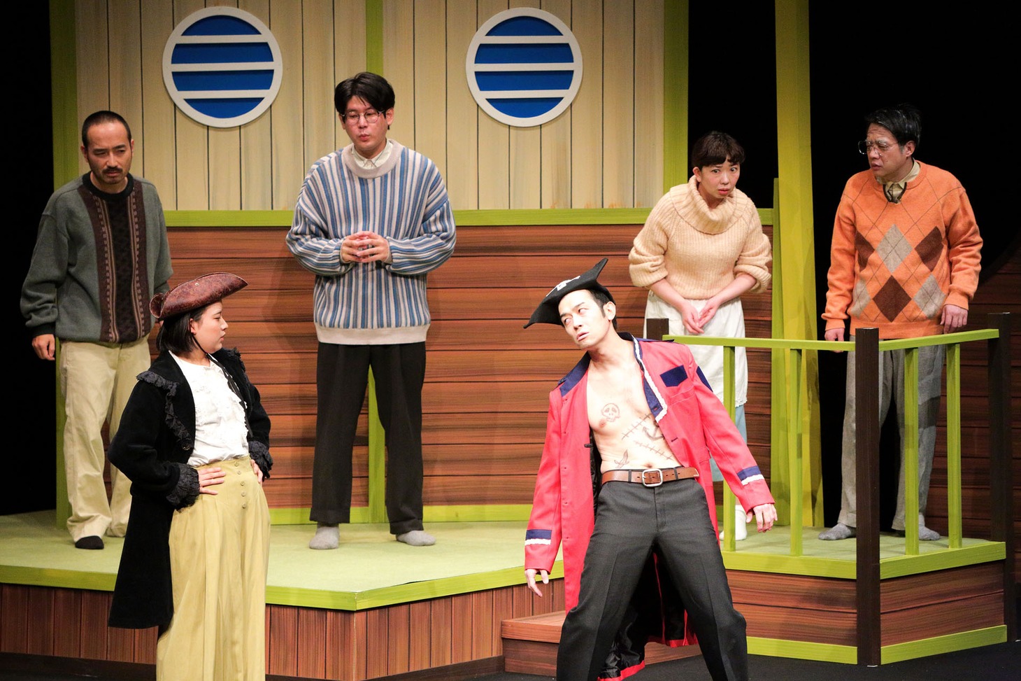 劇団かもめんたる第12回公演「奇事故（KIJIKO）」のワンシーン。