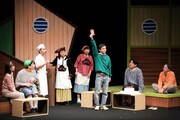 劇団かもめんたる第12回公演「奇事故（KIJIKO）」のワンシーン。
