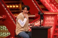 2本目のネタを披露する田津原理音。(c)カンテレ