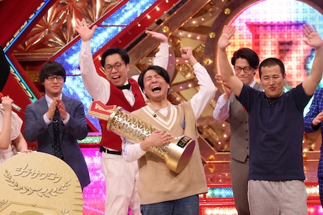 「R-1グランプリ2023」で優勝した田津原理音。(c)カンテレ