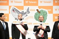 パネルを装着したダイアン。