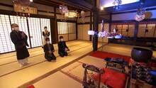ウエストランドが寺を訪れた際のワンシーン。(c)ABCテレビ