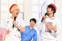 真空ジェシカとマシンガンズ滝沢（中央）。