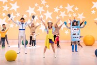 「おもロジカルなこどもバラエティ かべ・ぽ・すたぁ」より。(c)読売テレビ