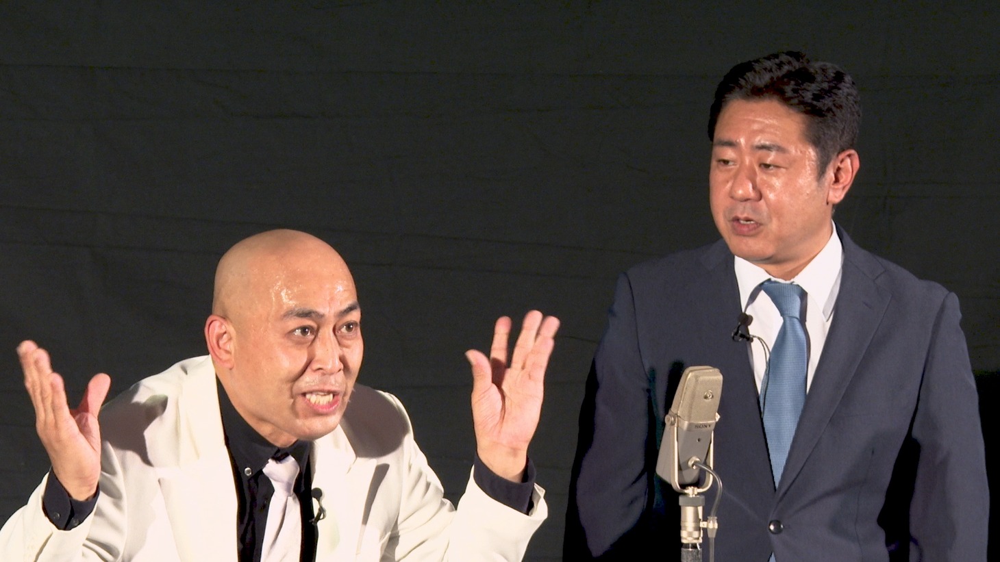 2021年の単独ライブ「こんにちわ」に出演した錦鯉。