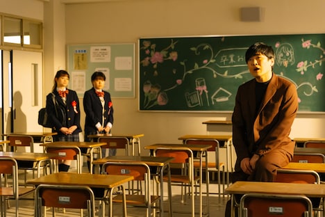 コント「出会い方と別れ方」のワンシーン。