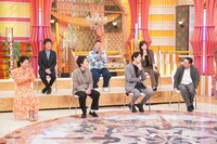 「ホンマでっか!?TV」の「お酒を飲まないとやってられない人 集団人生相談」の出演者たち。(c)フジテレビ