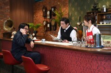 「メッセンジャー黒田とオズワルドのイマドキ普通やでニュース」のワンシーン。 (c)読売テレビ