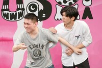 祝詞。左から船津潤、神近嵐太郎。