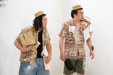 ギャグの民・しんちゃん、ロジャー。