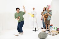 島の先住民と出会う、うらさん。