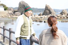 「旅は道ズレ！千原せいじの関西トゥクトゥク旅」のワンシーン。(c)テレビ大阪