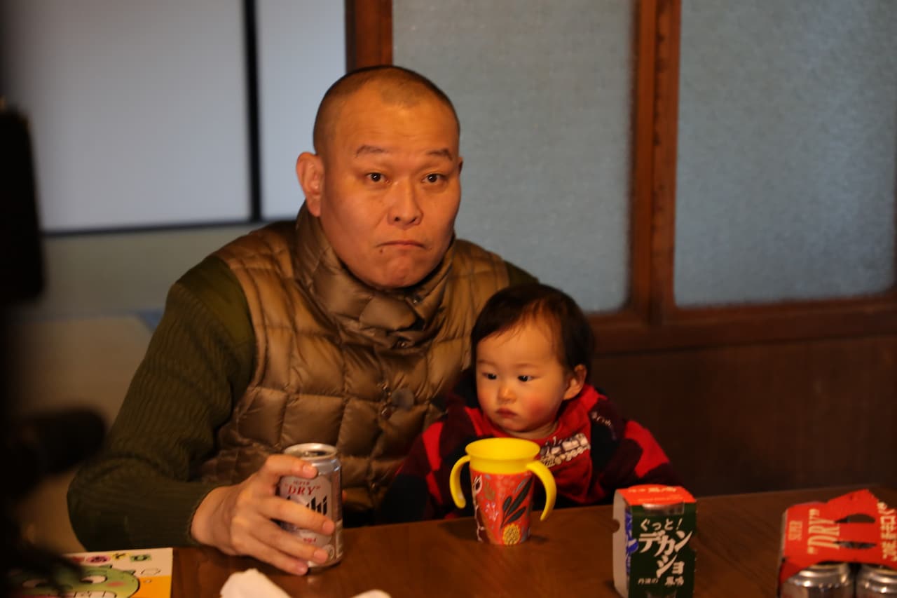 千原せいじ、過疎化が進む集落で20年ぶりに誕生した赤ちゃんと出会う