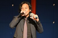 前説を務めた成田ギン。