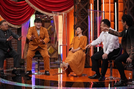 左から、サンドウィッチマン、榊原郁恵、アンタッチャブル。(c)テレビ朝日