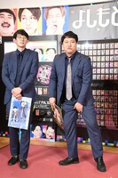 何よりまず尻に穴が空いた衣装を直したいロングコートダディ兎。