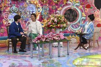 左から、三四郎・小宮、狩野英孝、“仮想・黒柳徹子”役の友近。(c)テレビ朝日