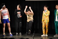 熱波師になるというオジンオズボーン篠宮（中央）。