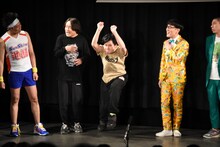 熱波師になるというオジンオズボーン篠宮（中央）。