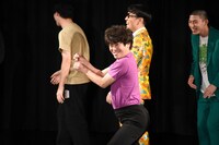 話題のペッパーミルパフォーマンスを取り入れたギャグを披露する流れ星☆ちゅうえい。