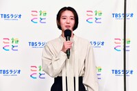 石山蓮華。パンサー菅に「パラパラを教わりたい」とリクエストしていた。