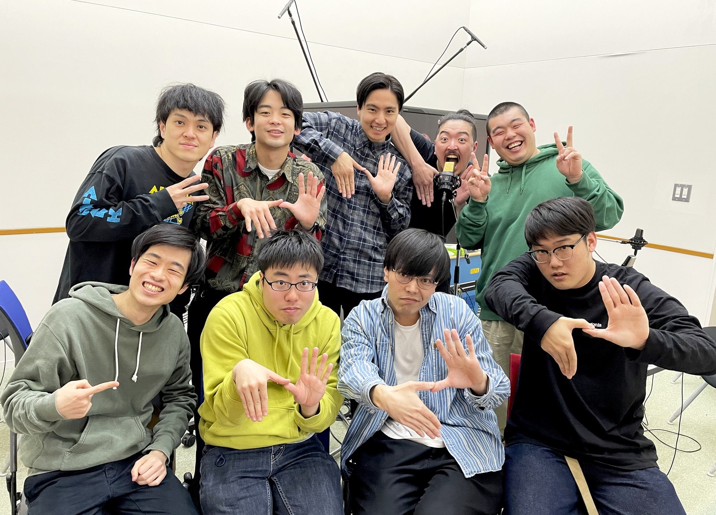 NAVENGERS。写真はDVD副音声収録時のもの。