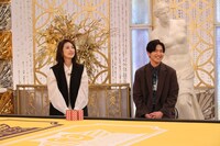 左から天海祐希、松下洸平。(c)カンテレ