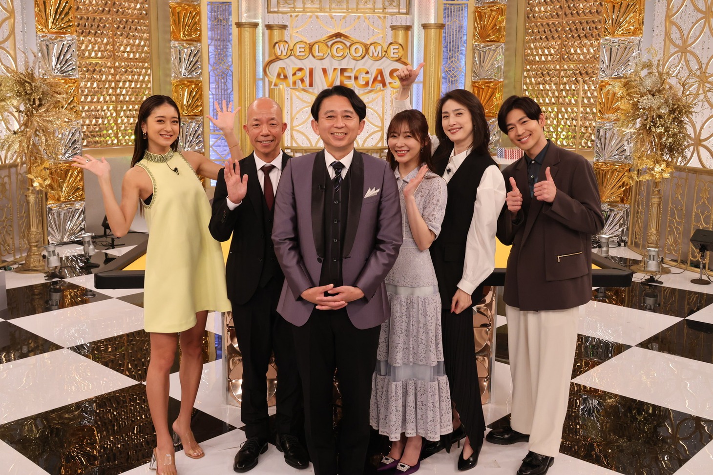 「人間性カジノ アリベガス」の出演者たち。(c)カンテレ