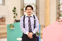 進行アシスタントのオズワルド伊藤。(c)NHK