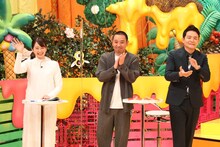千鳥と小室瑛莉子アナ（左）。(c)フジテレビ
