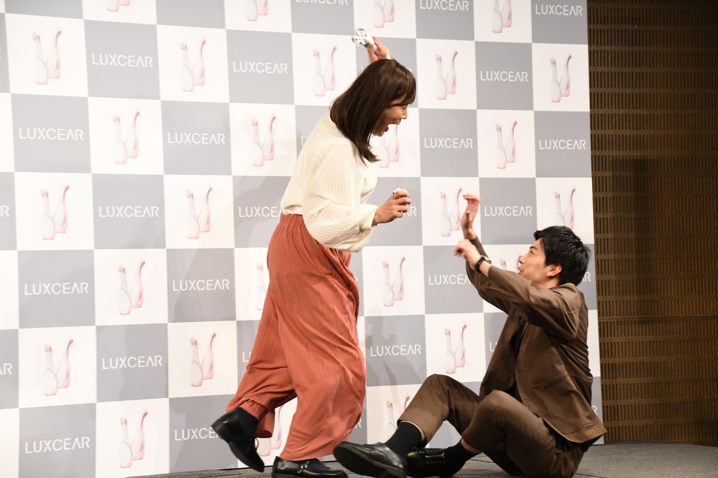 修羅場になる男女。