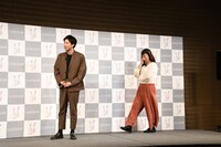 締めのコメントを求められ、考えあぐねるコットンきょん。