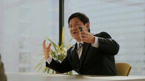 Web動画「チャンス大城のチャンス探訪」のワンシーン。