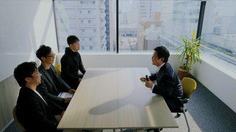 Web動画「チャンス大城のチャンス探訪」のワンシーン。