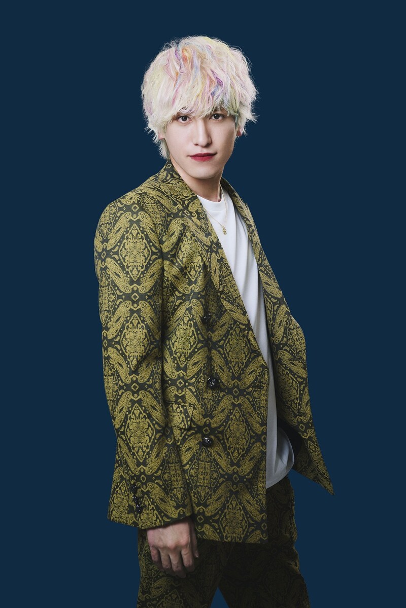 EXIT兼近扮する如月武蔵。(c)カンテレ