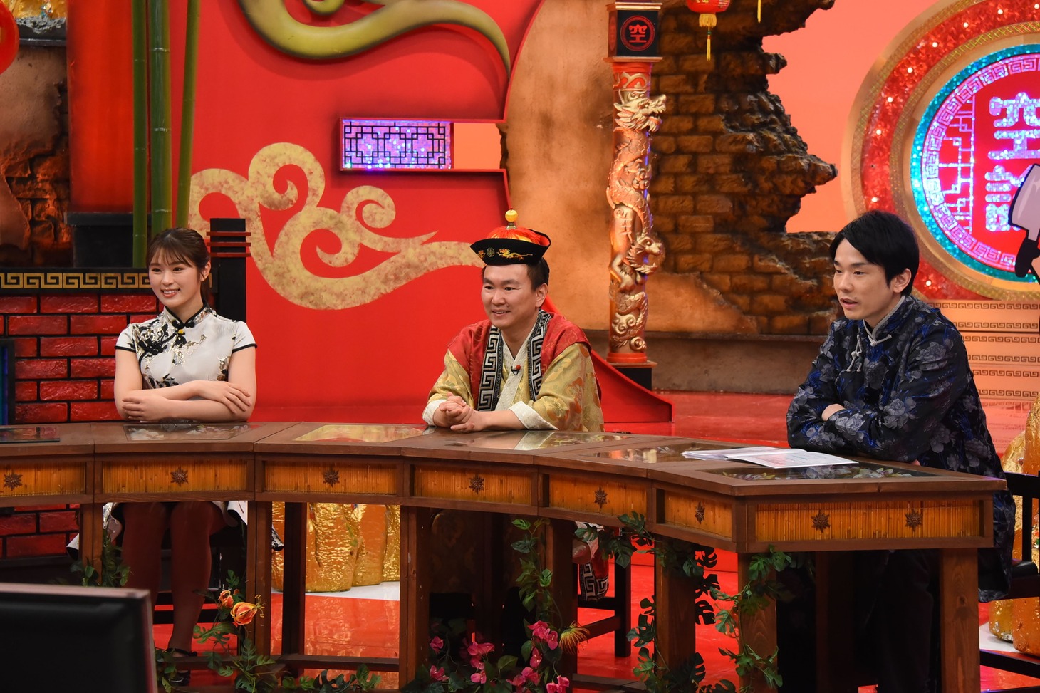 左から渋谷凪咲、かまいたち。(c)カンテレ