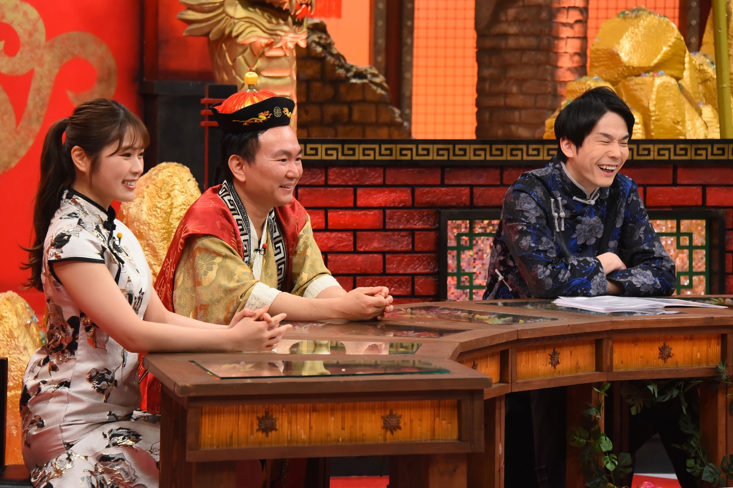 左から渋谷凪咲、かまいたち。(c)カンテレ